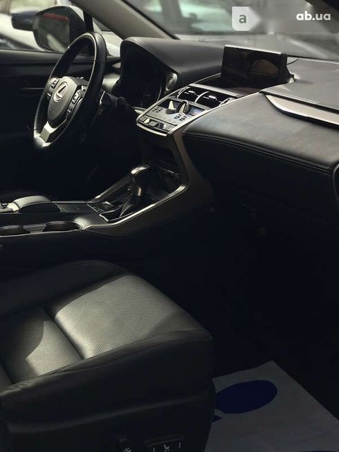 Lexus NX 2017 - фото 17