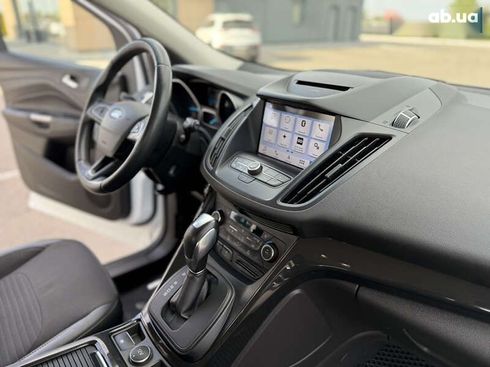 Ford Kuga 2019 - фото 24