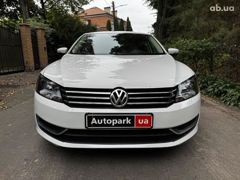 Volkswagen Passat 2012 белый - фото 2