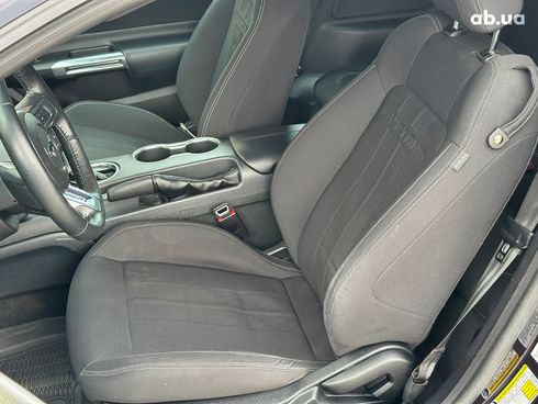 Ford Mustang 2022 черный - фото 14