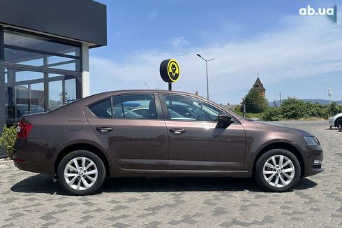 Skoda Octavia 2017 - фото 8