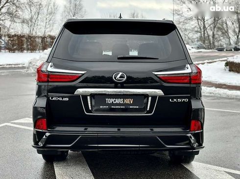 Lexus LX 2017 - фото 12