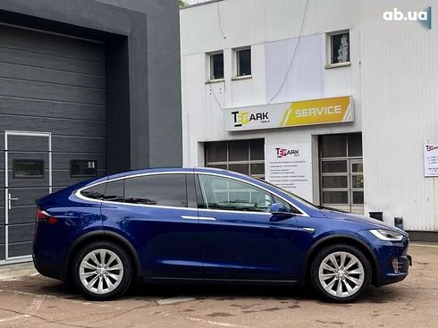 Tesla Model X 2016 - фото 11