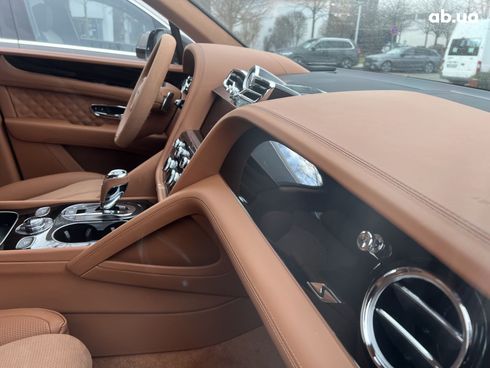 Bentley Bentayga 2023 - фото 36