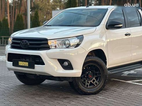 Toyota Hilux 2017 - фото 7