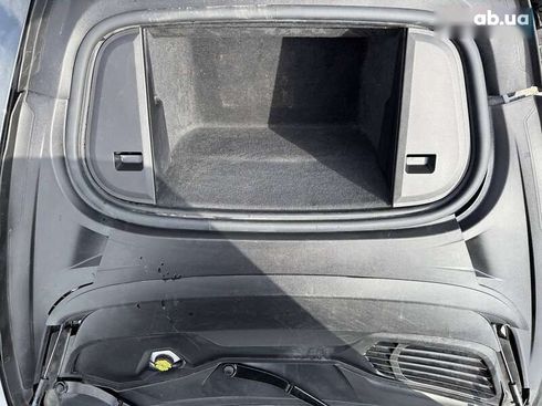 Porsche Taycan 2022 - фото 15