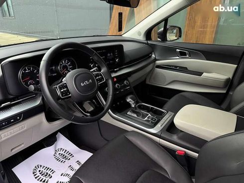 Kia Carnival 2023 - фото 23