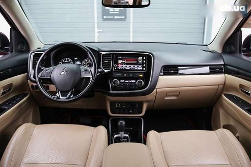 Mitsubishi Outlander 2017 - фото 14