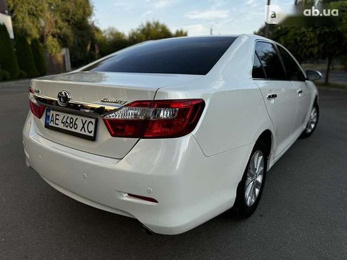 Toyota Camry 2011 - фото 9