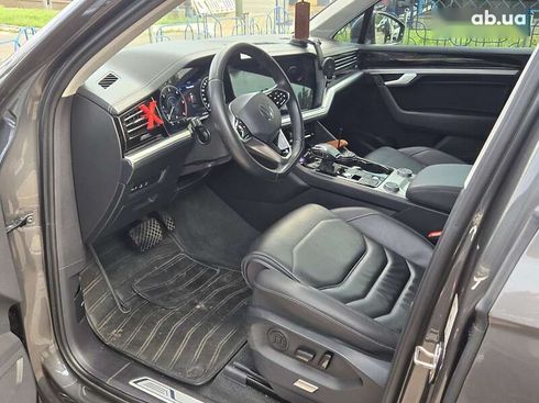 Volkswagen Touareg 2022 - фото 8