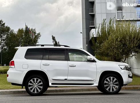 Toyota Land Cruiser 2019 - фото 17