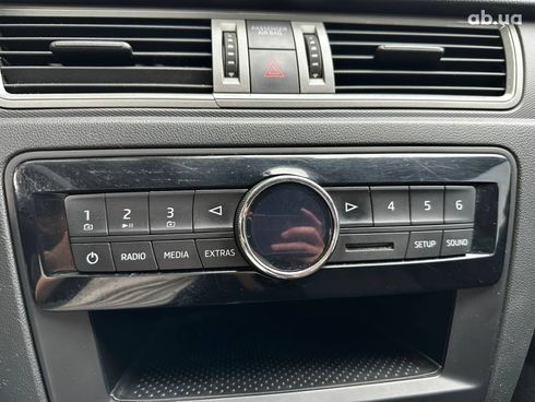 Skoda Rapid 2015 серый - фото 11