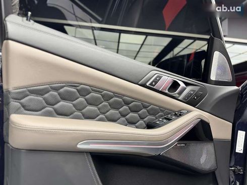 BMW X5 M 2022 - фото 28