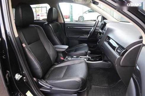Mitsubishi Outlander 2017 - фото 11