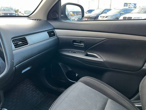 Mitsubishi Outlander 2017 серый - фото 30