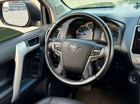 Toyota Land Cruiser Prado 2019 - фото 28