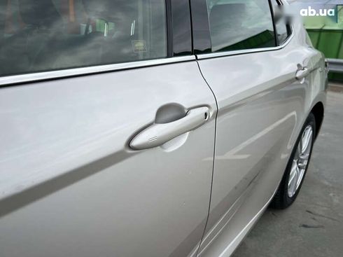 Toyota Camry 2019 - фото 16