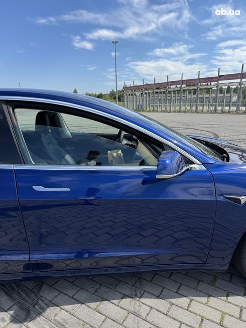 Tesla Model 3 2020 синий - фото 12