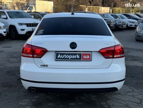 Volkswagen Passat 2013 белый - фото 7
