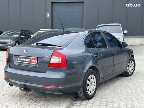 Skoda Octavia 2010 серый - фото 7