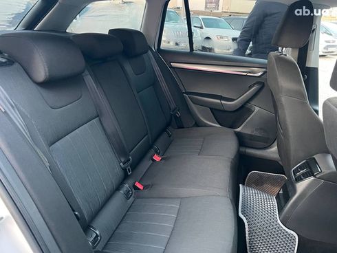 Skoda octavia a7 2018 белый - фото 39