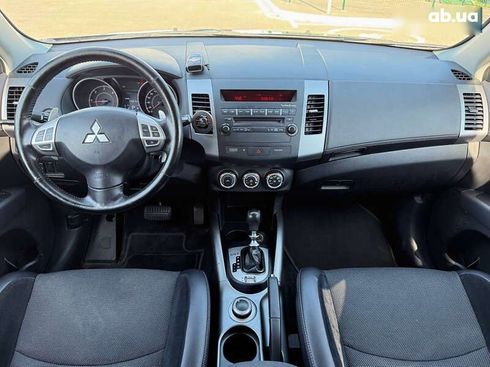 Mitsubishi Outlander 2010 - фото 19