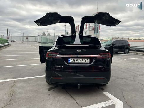 Tesla Model X 2018 - фото 17