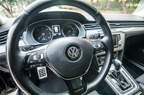 Volkswagen Passat 2016 черный - фото 18