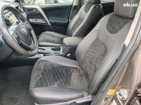 Toyota RAV4 2014 серый - фото 22