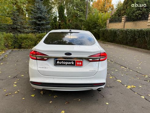Ford Fusion 2017 белый - фото 7