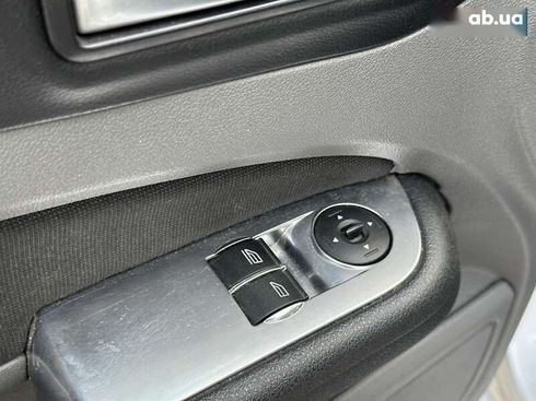 Ford Focus 2011 - фото 16