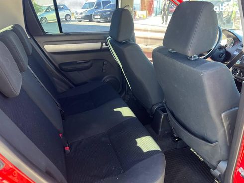 Suzuki Swift 2010 красный - фото 29
