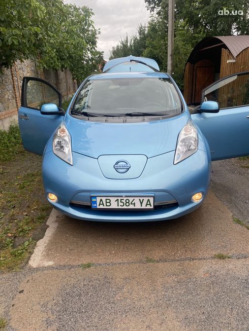 Nissan Leaf 2014 голубой - фото 15