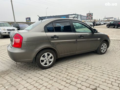 Hyundai Accent 2008 бежевый - фото 6