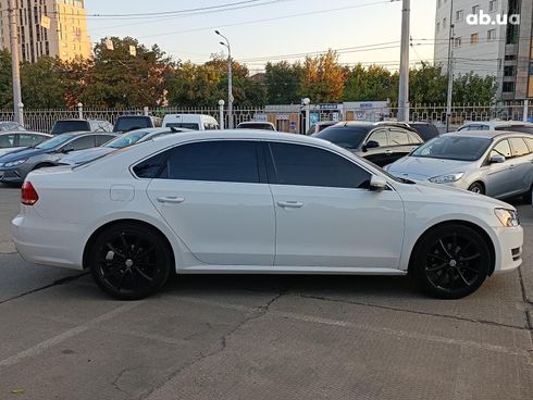 Volkswagen passat b7 2011 белый - фото 14