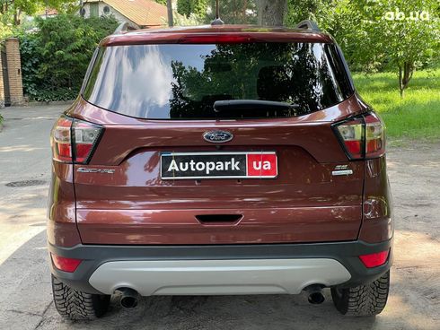 Ford Escape 2017 коричневый - фото 12