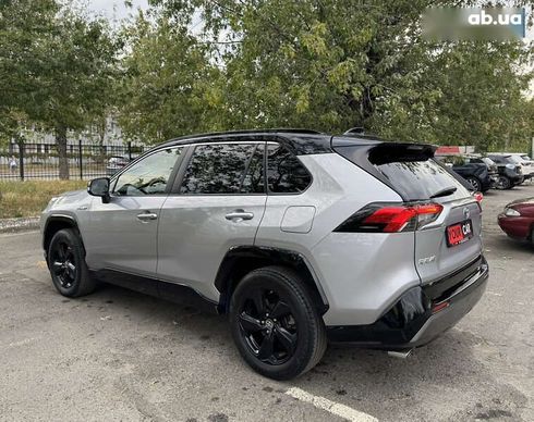 Toyota RAV4 2020 - фото 19