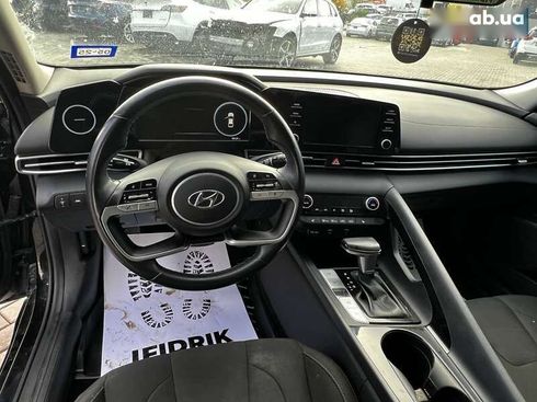 Hyundai Elantra 2022 - фото 17