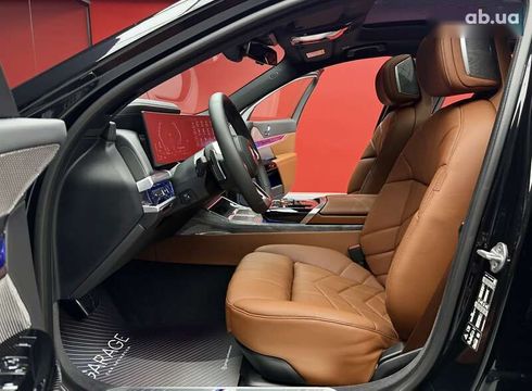 BMW 7 серия 2023 - фото 27