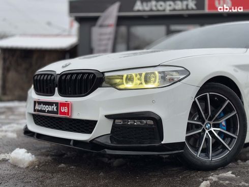 BMW 5 серия 2018 белый - фото 3