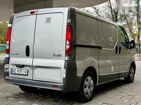 Renault Trafic 2013 - фото 9