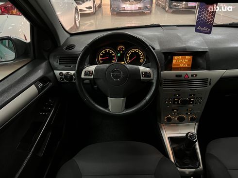 Opel Astra 2008 серебристый - фото 9