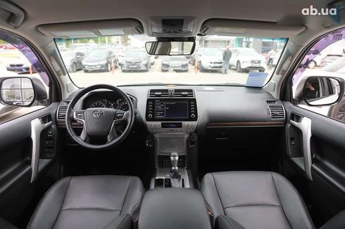 Toyota Land Cruiser Prado 2022 - фото 12