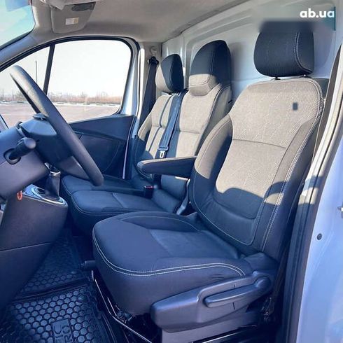 Renault Trafic 2020 - фото 19