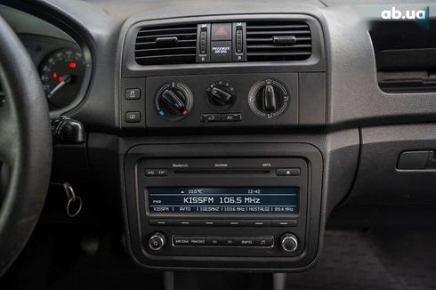 Skoda Fabia 2011 - фото 24