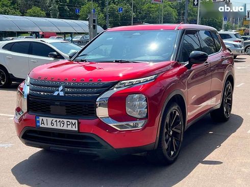 Mitsubishi Outlander 2021 - фото 2