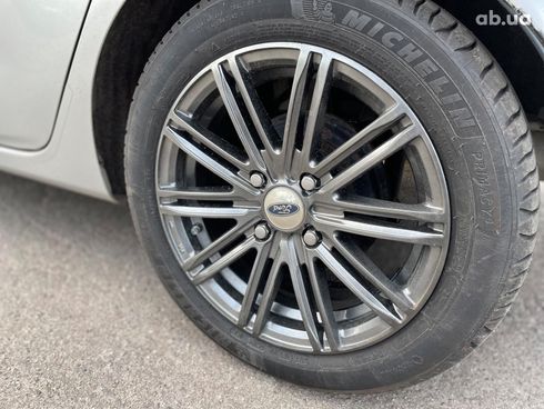 Ford Fiesta 2012 серый - фото 8