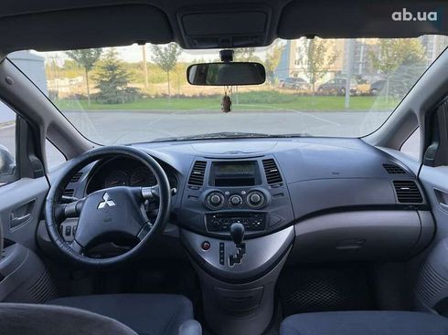 Mitsubishi Grandis 2006 - фото 18
