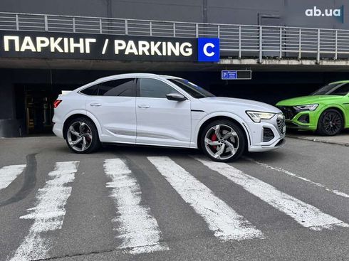 Audi SQ8 e-tron 2023 - фото 4