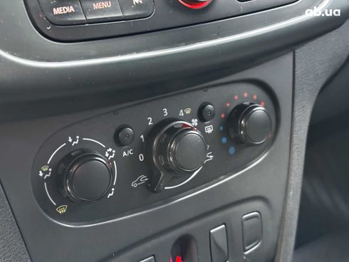 Renault Logan 2015 белый - фото 17